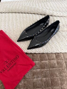 Valentino Garavani Black Patent Rockstud Pointed Flats